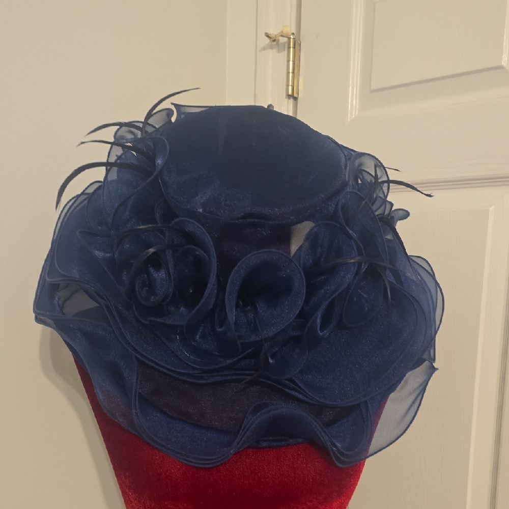 *NWOT*Elegant Navy Blue Women's Hat